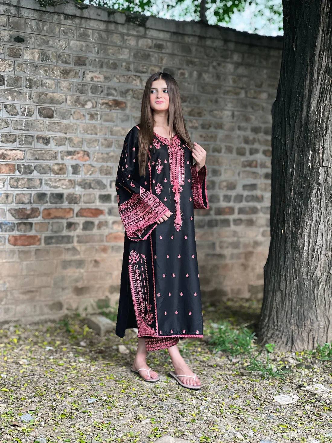 nooray phulkari