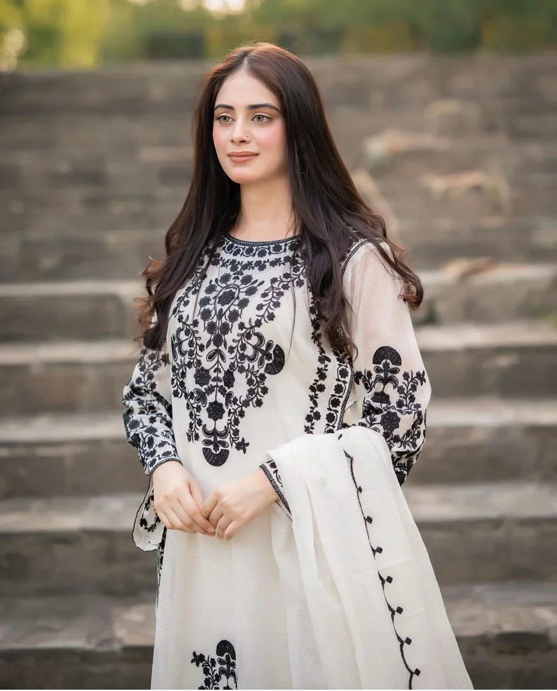Dur e Fishan organza 2pc stitched