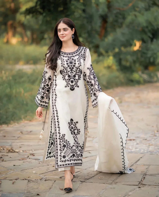 Dur e Fishan organza 2pc stitched
