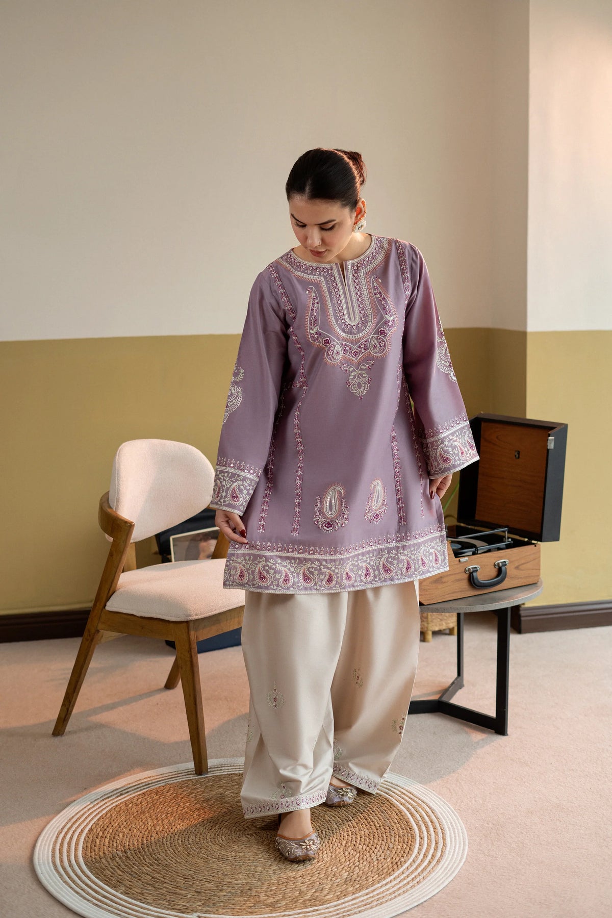 Gulnaar 2pc embroidered