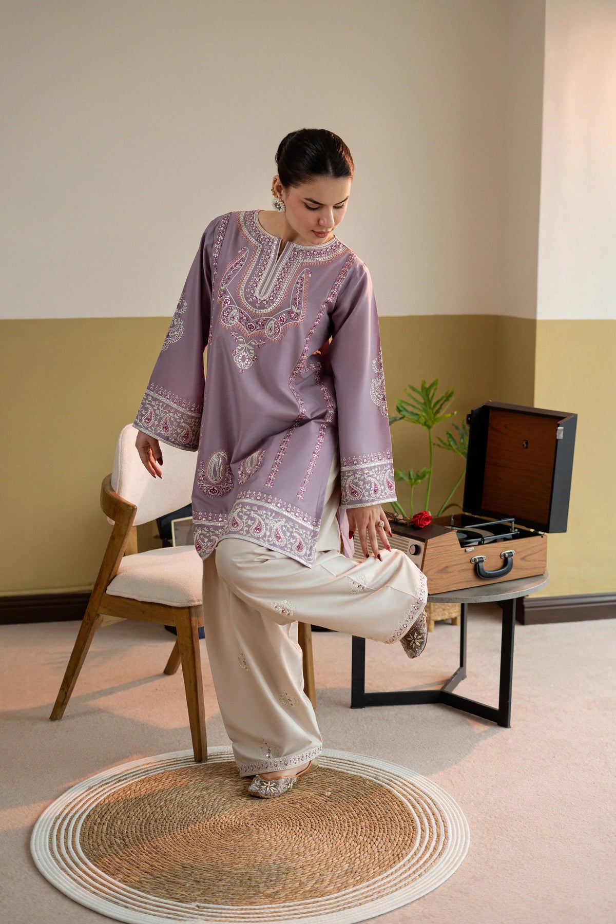 Gulnaar 2pc embroidered