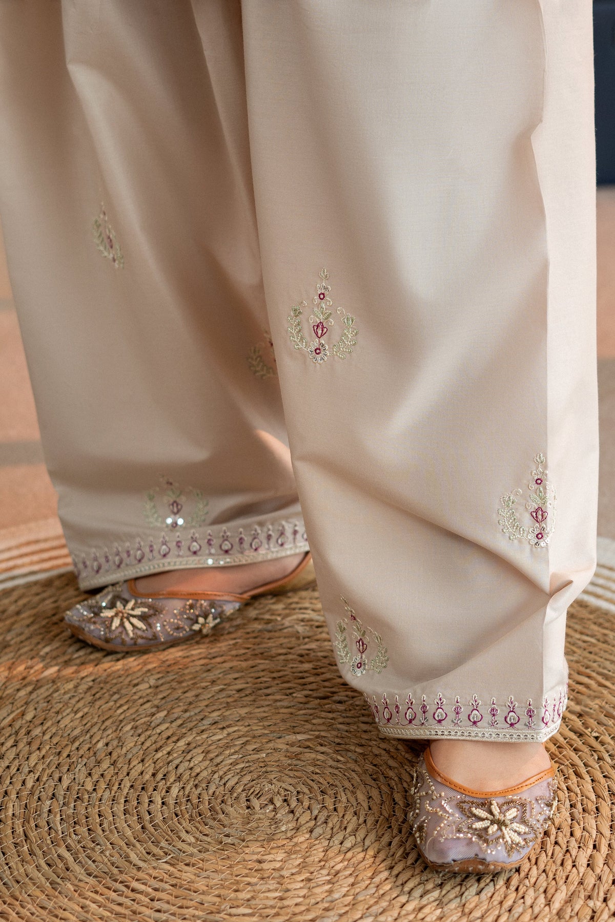 Gulnaar 2pc embroidered