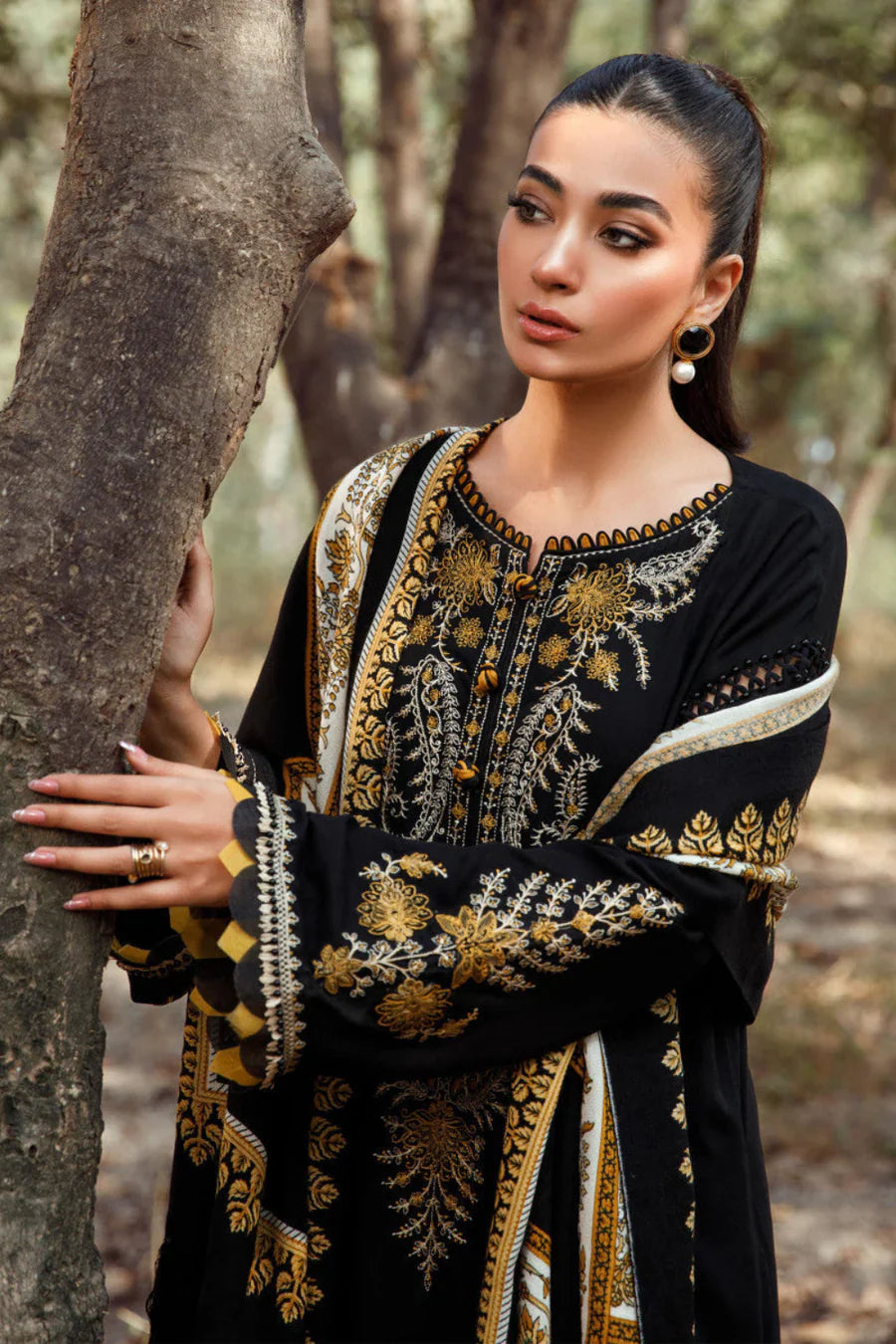 Mehr-o-Zar – Luxury Embroidered 3-Piece