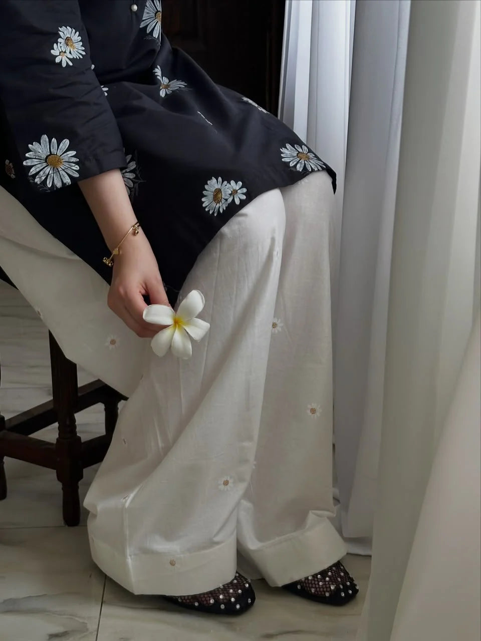 Blush Blossom 2 PC` Black